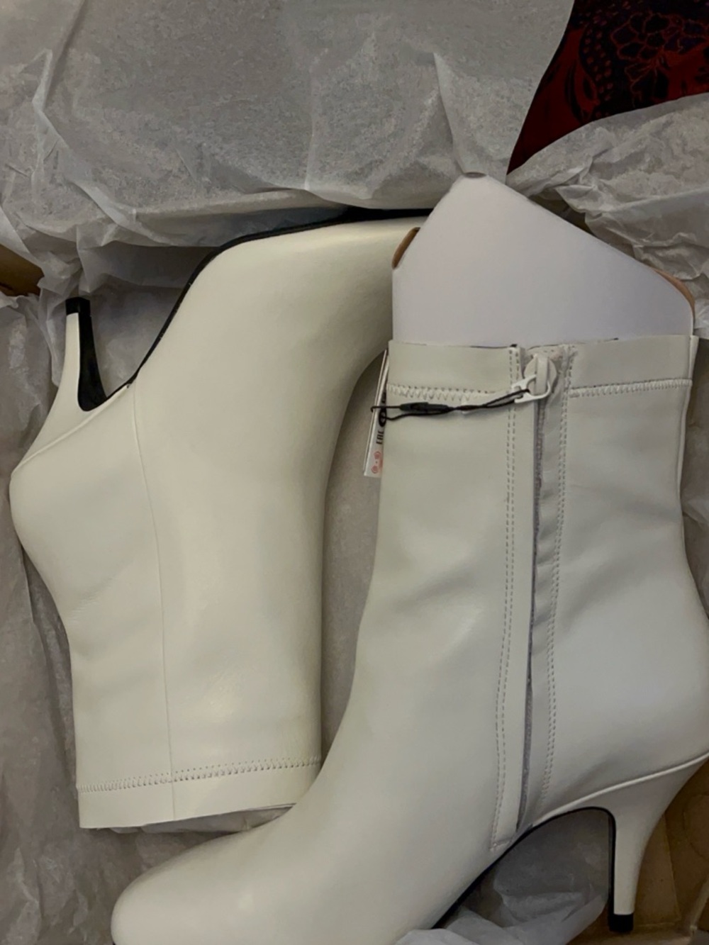 Women's LEATHER TOPSTITCHED ANKLE BOOTS From ZARA brand new price tag on